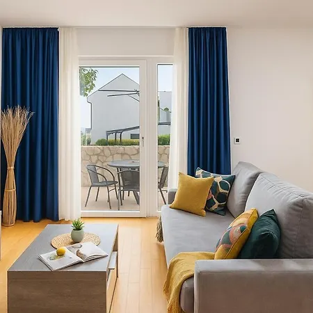 Apartment Sunny With Private Access
